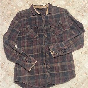 Outpost‎ Makers Casual Button Down Shirt with Rustic Plaid Pattern
